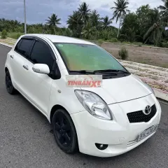 Toyota Yaris Trắng Số tự động Nhật Bản