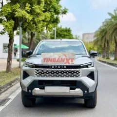 Toyota Hilux Pro 2025 2.8L AT Bạc