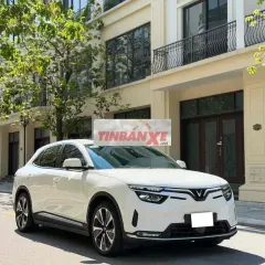 VinFast VF8 Plus Trắng 2026