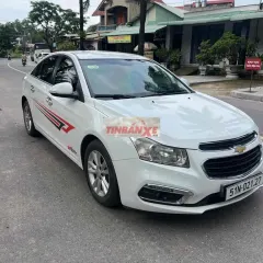 Chevrolet Cruze LT Trắng 5 chỗ đời 2017