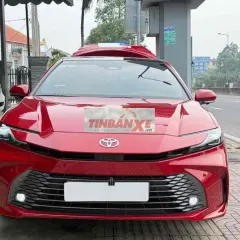 Toyota Camry 2.5Q HEV TOP 2025 Đỏ Hybrid