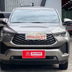 Innova Cross 2.0v 2024 | bản xăng - 61.000km