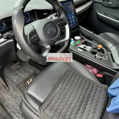 Hyundai Custin 7 chỗ Trắng 111.558 km
