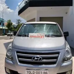 Huyndai Grand Starex 9 chổ máy dầu MT sx cuối 2016