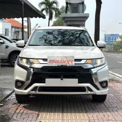 Mitsubishi Outlander CVT 2023 Trắng 7 chỗ