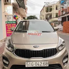 Kia Rondo 2.0 AT 2018 chạy 9 vạn zin