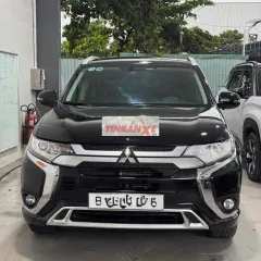Mitsubishi Outlander 2.0 CVT Đen