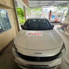Peugeot 5008 SUV 7 chỗ Trắng
