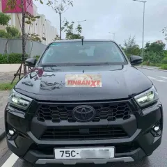 Toyota Hilux 4x2 AT Dầu 2024 Đen 65065 km