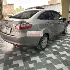 Ford Fiesta 2013 Xám 90000 km