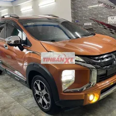 Mitsubishi Xpander Cross 7 chỗ màu Cam