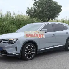 VF8 Plus 25 Xám Trần Kính 20.000 km Xe Đẹp