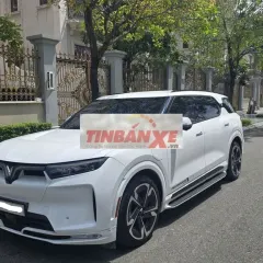 VinFast VF9 Trắng Da bò 7 chỗ trần thép loa Hiend