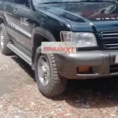 Isuzu Discovery Số sàn 7 chỗ Đen
