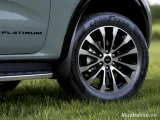 Ford Everest mâm xe màu đen