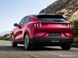 Ford Mustang Mach-E đuôi xe màu đỏ