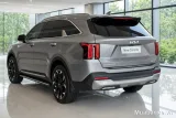Kia Sorento màu xám nhìn từ phía sau