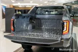 Toyota Hilux khoang chở hàng