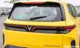 Đuôi xe VinFast Limo Green