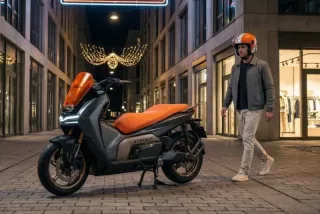 7 Mẫu Xe Điện VinFast Mới 2026: Soi Rasad & Mô Tô 50.000W Ngang 600cc