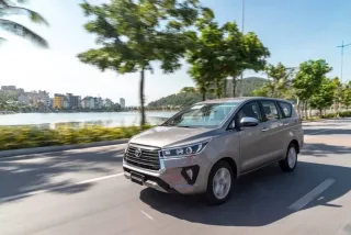 10 Xe Bán Ít Nhất Việt Nam Tháng 9/2025: Civic Type R, Explorer Chỉ 1 Xe