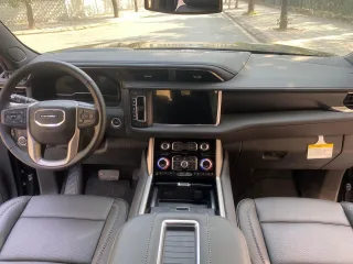 Bán GMC Yukon XL Denali nhập Mỹ , mới 100%, xe có sẵn giao ngay.