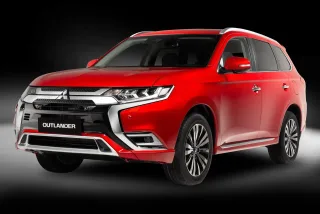 Mitsubishi Outlander phiên bản nâng cấp 2022 ra mắt