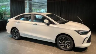 Sedan Trung Quốc Beijing U5 Plus có giá bán dưới 500 triệu đồng về Việt Nam