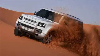 Land Rover Defender bản 8 chỗ cực rộng rãi lộ diện, động cơ  mạnh, công suất 518 mã lực