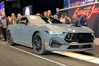 Ford Mustang GT 2024 đầu tiên trình làng có giá 565.000 USD