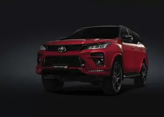 Chi tiết Toyota Fortuner phiên bản thể thao GR Sport 2021 mới nhất