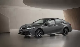 Toyota Camry 2022 facelift được ra mắt tại Thái Lan cùng với diện mạo mới