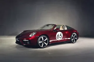 Bản đặc biệt Porsche 911 Targa 4S Heritage Design thứ 2 vừa có mặt tại Việt Nam