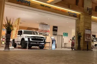 Bóc tem Toyota Land Cruiser GR Sport 2022 vừa về đại lý, tăng 300 triệu đồng có gì?