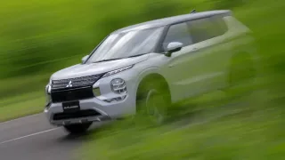 Tiết lộ thêm thông tin về Mitsubishi Outlander hiệu suất cao và khả năng tiết kiệm nhiên liệu tuyệt vời