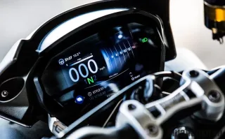 Xe máy Triumph Street Triple