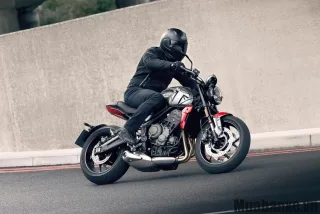 Cảm giác lái Triumph Trident 660