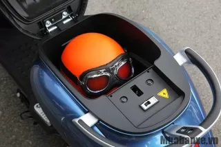 Xe máy Yadea M6i