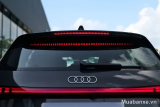 Audi Q5 2026 đèn hậu nhìn từ sau