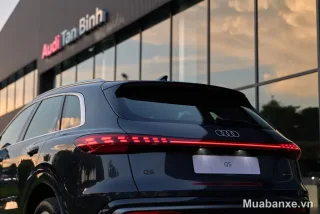 Audi Q5 2026 đuôi xe nhìn từ phía sau (góc khác)
