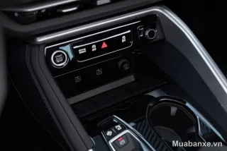 Audi Q5 2026 bệ trung tâm với các nút điều khiển