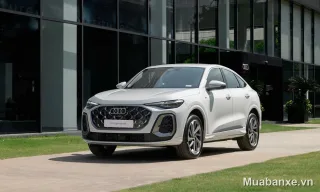 Audi Q5 2026 màu trắng góc 3/4 trước, thiết kế hiện đại và thể thao.