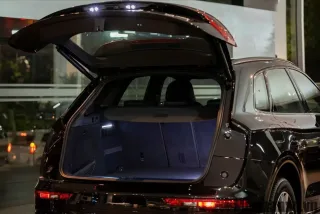 Khoang hành lý Audi Q5 2025