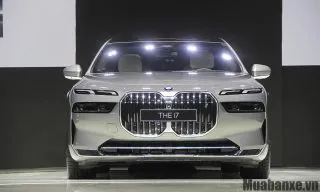 BMW i7