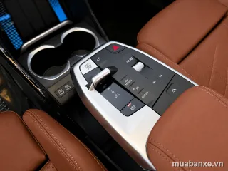 Cận cảnh trung tâm BMW X1