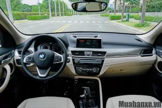 Tap-lô và vô-lăng BMW X1 2021