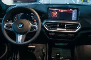 Tap-lô và vô-lăng BMW X4