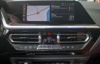 Trang bị tiện nghi & giải trí BMW Z4
