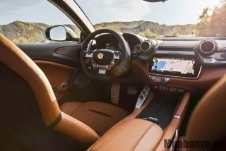 Tap-lô và vô-lăng Ferrari GTC4Lusso