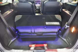 Khoang hành lí trên xe GAC M6 Pro